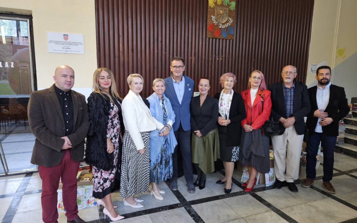 1001 knjiga za Gradsku knjižnicu / biblioteku Novi Travnik